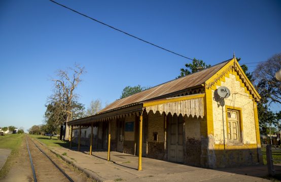 Estación De Ferrocarril De Devoto